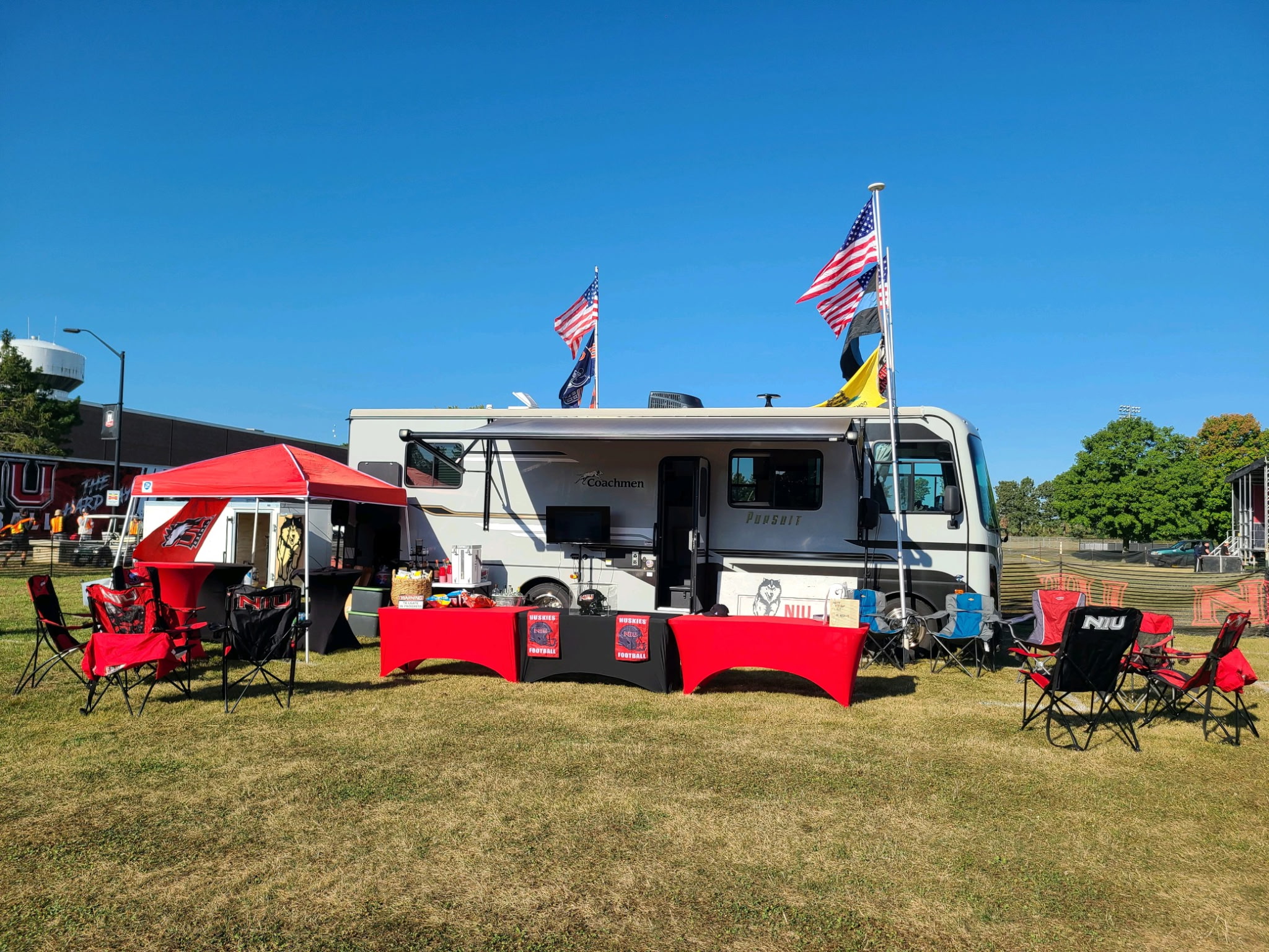 Bill Wise's alumni tailgate setup